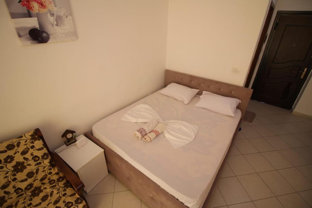 Mona'S Apartments 1 Sarande Exterior photo
